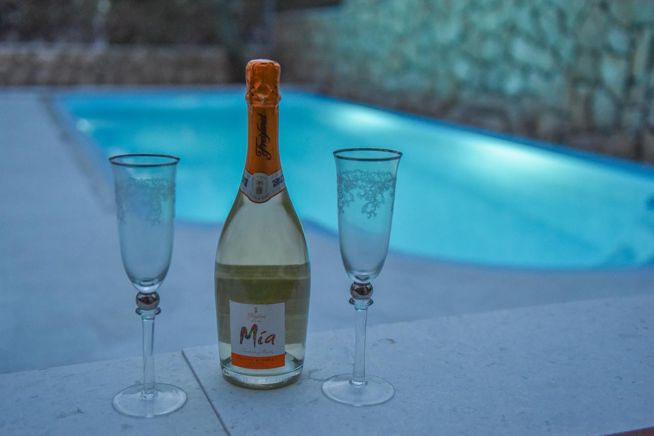 Villa Mateja โนวาลยา ภายนอก รูปภาพ